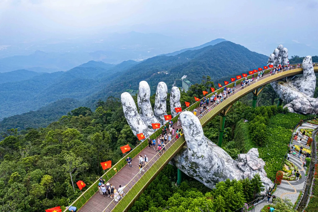 Đi tour hay tự túc