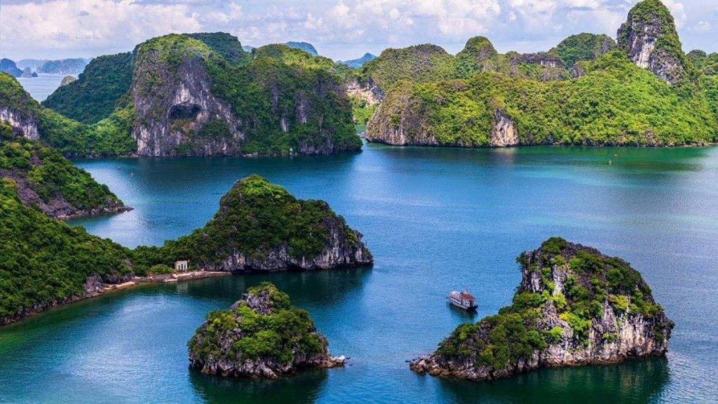 Tour Hạ Long – Móng Cái 3N2Đ: Du Thuyền & Check-in Biên Giới 3 Tour Hạ Long Móng Cái 3N2Đ